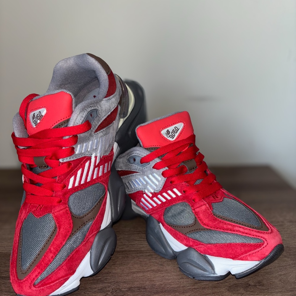 New Balance Red and Gray Sneakers with Dynamic Silhouette